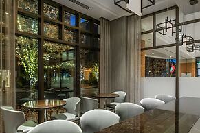 Hampton Inn & Suites Portsmouth Downtown