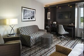 Hampton Inn & Suites Portsmouth Downtown