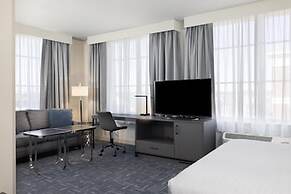 Hampton Inn & Suites Portsmouth Downtown