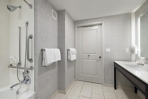 Hampton Inn & Suites Portsmouth Downtown