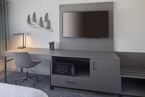 Hampton Inn & Suites Portsmouth Downtown