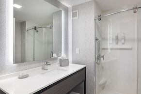 Hampton Inn & Suites Portsmouth Downtown