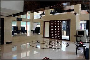 The Cunningham Hotel Bangalore