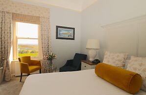Causeway Hotel