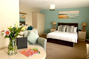 Causeway Hotel