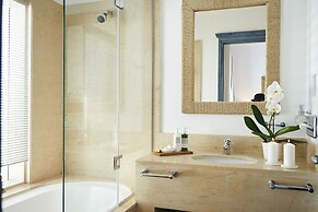 Nausicaa Luxury Villas By Louis Hotels