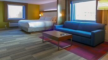 Holiday Inn Express & Suites Miami Airport East by IHG