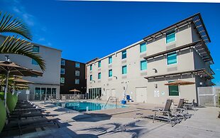 Holiday Inn Express & Suites Miami Airport East by IHG