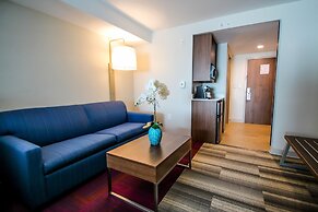Holiday Inn Express & Suites Miami Airport East by IHG