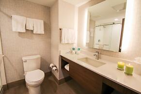 Holiday Inn Express & Suites Miami Airport East by IHG