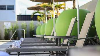 Holiday Inn Express & Suites Miami Airport East by IHG