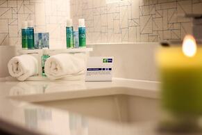 Holiday Inn Express & Suites Miami Airport East by IHG