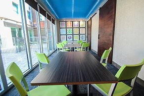 Holiday Inn Express & Suites Miami Airport East by IHG