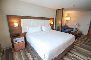 Holiday Inn Express & Suites Miami Airport East by IHG
