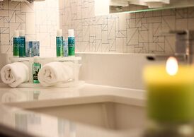 Holiday Inn Express & Suites Miami Airport East by IHG