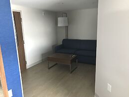 Holiday Inn Express & Suites Miami Airport East by IHG