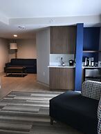 Holiday Inn Express & Suites Miami Airport East by IHG
