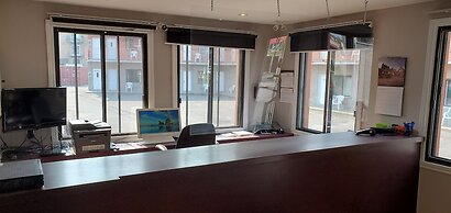 Falcon Motel Brossard