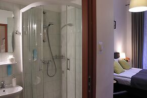 Krakow Apartments & Rooms