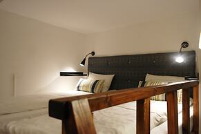 Krakow Apartments & Rooms