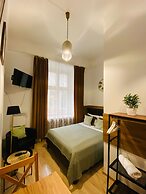Krakow Apartments & Rooms