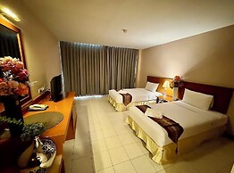 Crown Pattaya Beach Hotel