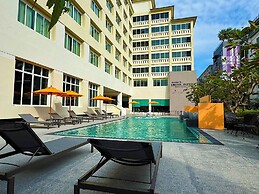 Crown Pattaya Beach Hotel