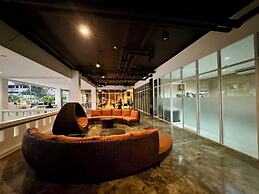 Crown Pattaya Beach Hotel