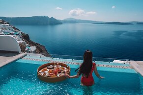 Santorini Secret Suites & Spa