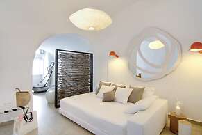 Santorini Secret Suites & Spa