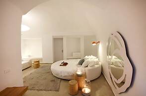 Santorini Secret Suites & Spa