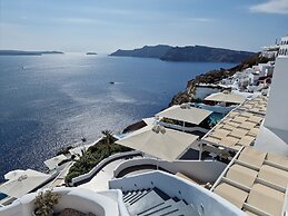 Santorini Secret Suites & Spa