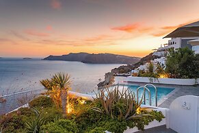 Santorini Secret Suites & Spa