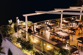 Santorini Secret Suites & Spa