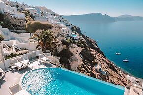 Santorini Secret Suites & Spa