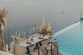 Santorini Secret Suites & Spa