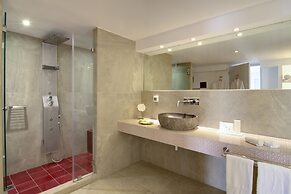 Santorini Secret Suites & Spa