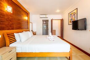 The Expat Hotel