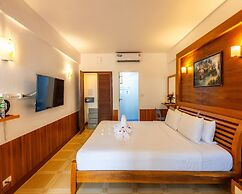 The Expat Hotel