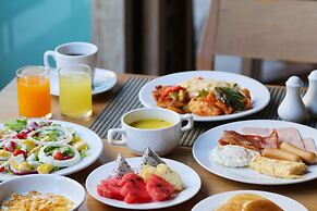 Welcome World Beachfront Resort