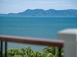Welcome World Beachfront Resort