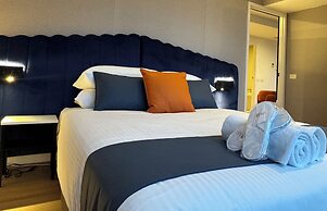 Aura on Flinders Serviced Apartments