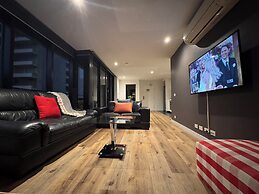 Aura on Flinders Serviced Apartments