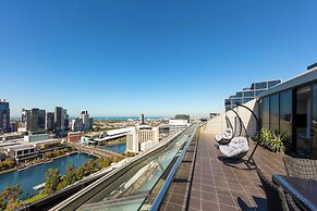 Aura on Flinders Serviced Apartments