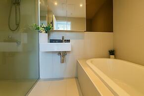 Aura on Flinders Serviced Apartments