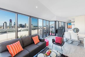 Aura on Flinders Serviced Apartments
