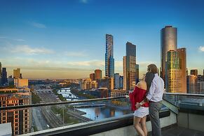 Aura on Flinders Serviced Apartments