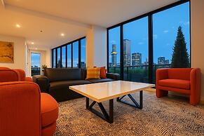 Aura on Flinders Serviced Apartments