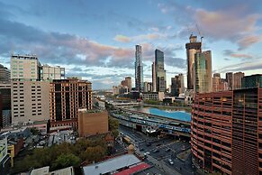 Aura on Flinders Serviced Apartments