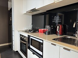 Aura on Flinders Serviced Apartments